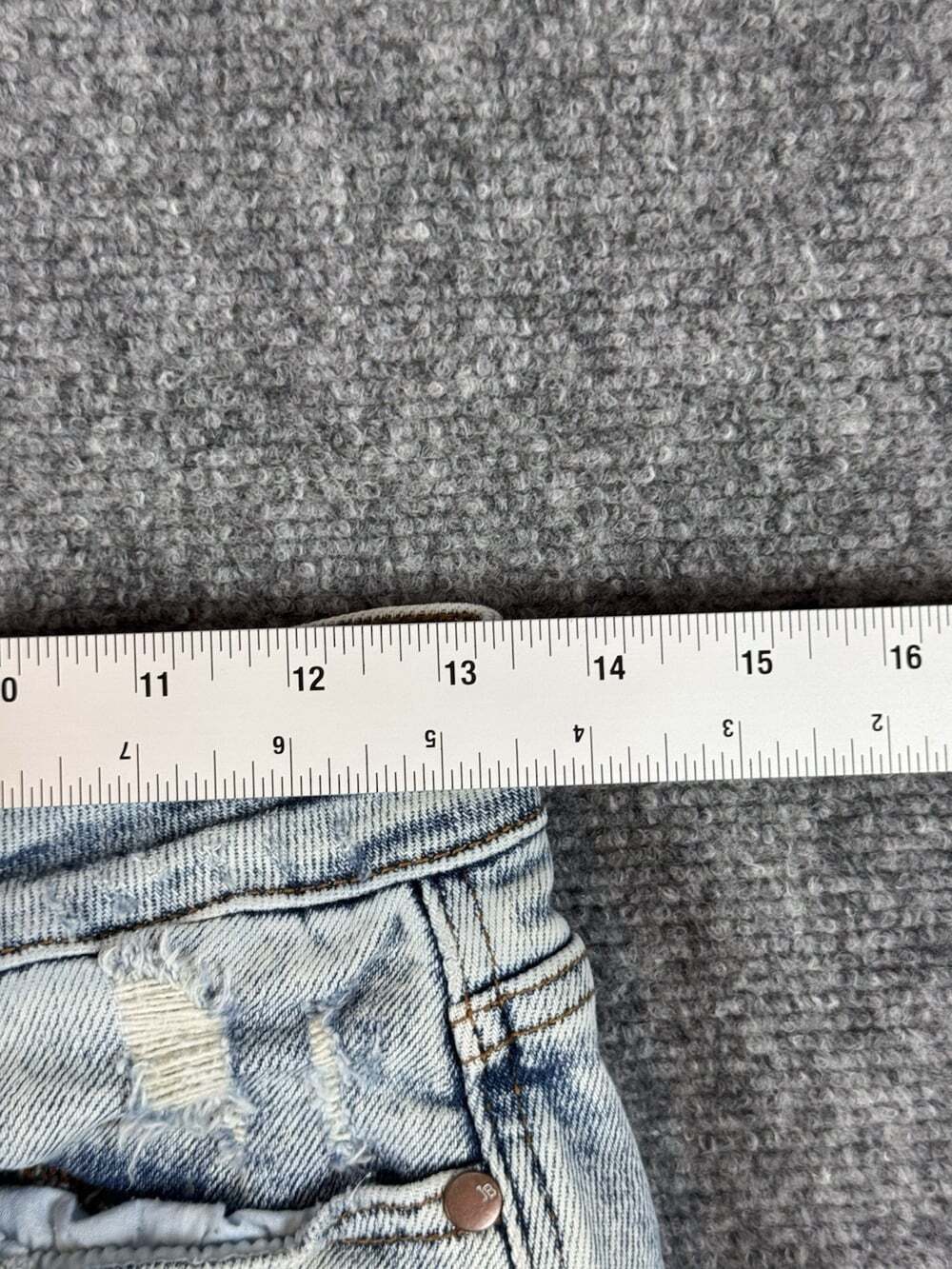 Judy Blue Women’s Light Wash Distressed High Rise Stretch Denim Shorts S - Picture 4 of 11